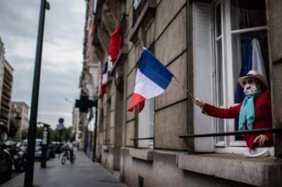 Вторая волна COVID-19: Во Франции закрывают бары и рестораны