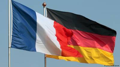 Франция и Германия согласовали список российских чиновников, кому будет запрещен въезд в Европу