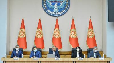 Президент Кыргызстана подписал указ об отставке правительства и премьера