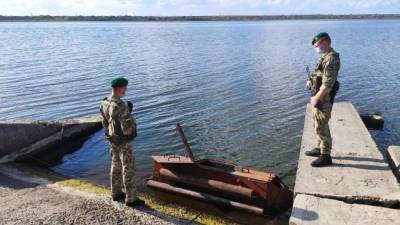 На границе Приднестровья украинские пограничники выловили субмарину