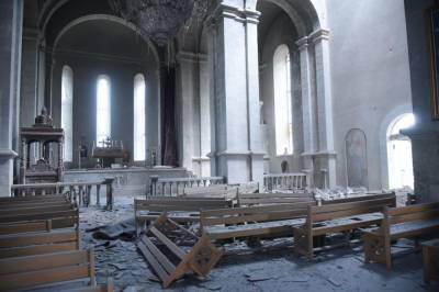 В ходе боев за Нагорный Карабах обстреляли старинный собор