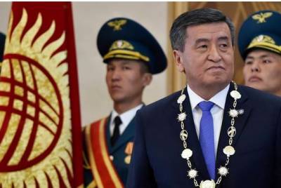 Президент Кыргызстана готов уйти в отставку, но позже