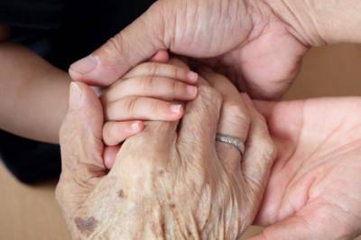 В Минсоцполитики предложили запретить получать наследство людям, которые не ухаживают за пожилыми родственниками