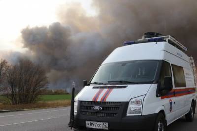 Тушить пожар на складе боеприпасов под Рязанью начали бронированные роботы