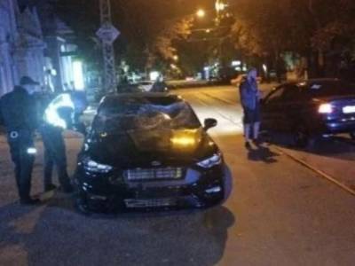 ДТП в центре Николаева: полиция задержала водителя, сбившего двух парней