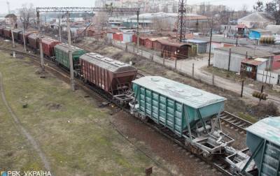 Импорт в Украину во время кризиса падает вдвое быстрее экспорта