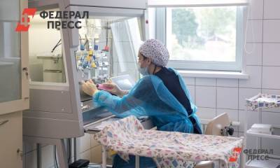 Заморенного голодом младенца из Карпинска перевезли в больницу Краснотурьинска