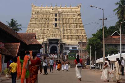 Индия закрыла самый богатый храм в мире