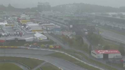 Ливень и туман отложили старт немецкого этапа "Формулы-1"