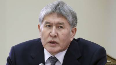 Атамбаев назвал события в Киргизии третьей революцией