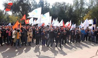 Президент Киргизии вводит войска в Бишкек