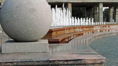 Неработающие более 10 лет фонтаны на площади Победы ждет реконструкция