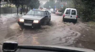 Машины плавают: Сильный ливень затопил Черновцы