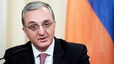 Глава МИД Армении прибыл в Москву