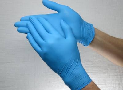 Ученые рассказали об опасностях повторного использования перчаток