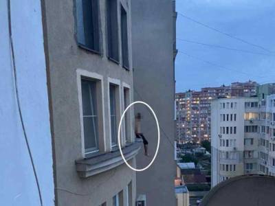 В Одессе патрульные спасли пьяного мужчины от самоубийства