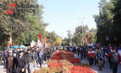 В Бишкеке произошло столкновение участников двух митингов
