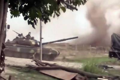 Азербайджан уничтожил колонну бронетехники армян, видео