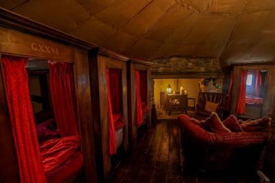 В Великобритании появился отельный номер, стилизованный под общежитие из фильмов о Гарри Поттере