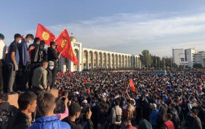 Военная техника уже заходит в Бишкек, поручено взять ситуацию под контроль