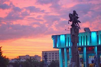 Политолог Игорь Шестаков считает, что указ о введении в Бишкеке ЧП невыполним