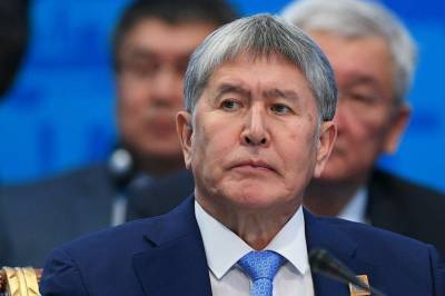 Говорят о покушении: В Бишкеке обстреляли авто экс-президента Кыргызстана Атамбаева