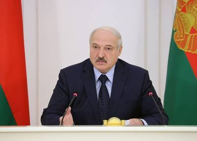 Лукашенко рассказал, как помог Тихановской уехать в Литву