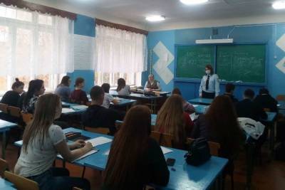 Костромское ГИБДД напомнило студентам о соблюдении дорожной безопасности