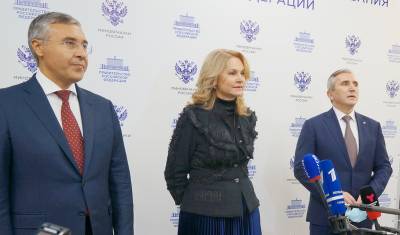 Вице-премьер Татьяна Голикова посетила в Тюмени научные центры и похвалила ученых