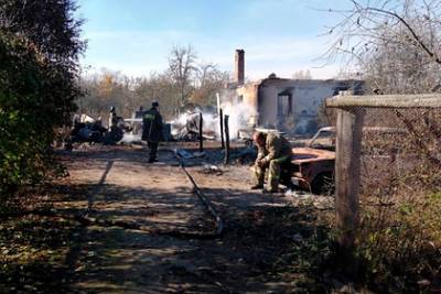 Пожар на территории бывшей воинской части под Рязанью потушили
