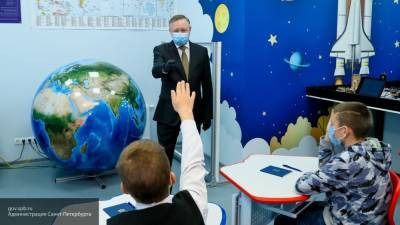 Беглов посетил Центр детского технического творчества на Обуховском заводе