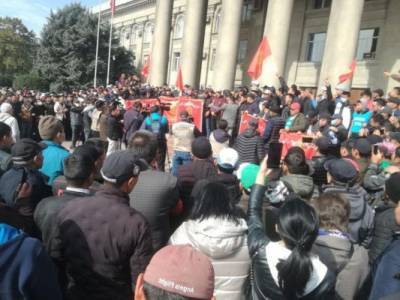 Режим ЧП в Бишкеке так и не ввели