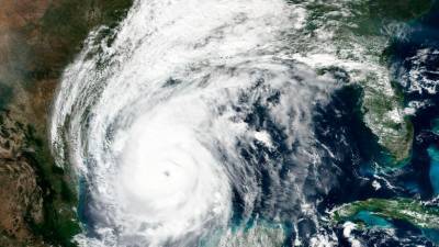 Ураган «Дельта» приблизился к побережью США в Мексиканском заливе