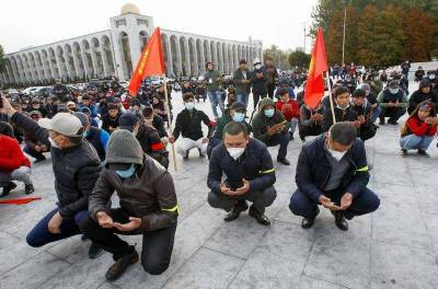 Парламент Киргизии соберется 10 октября, обсудит кандидатов в премьеры и указ о ЧП