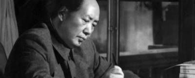 Житель Гонконга ошибся и порвал оригинальную рукопись Мао Цзэдуна
