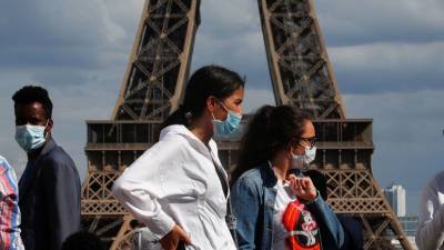 Во Франции за сутки выявлено более 20 тысяч случаев коронавируса