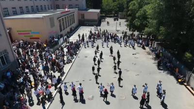 Школу на окраине Тбилиси перевели на дистанционное обучение из-за двух фактов COVID-19