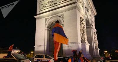 Во Франции армяне проводят акцию в поддержку Карабаха - видео