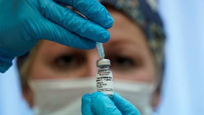 Депутат Рады высказался в пользу закупки российской вакцины от COVID-19