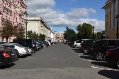 Смольный рассказал об удобной стоянке в самом центре Петербурга