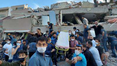 Число погибших при землетрясении в Измире возросло до 24