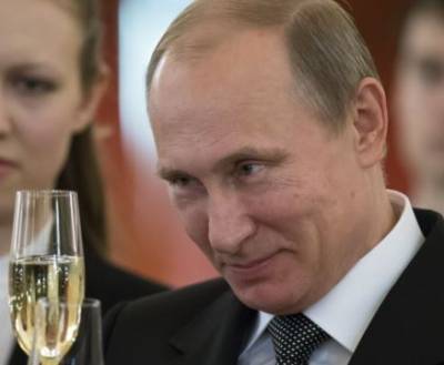 Путин назвал производство вакцины от коронавируса хорошим бизнесом