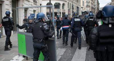 Во французском Авиньоне застрелили мужчину, который пытался напасть с ножом на полицейских