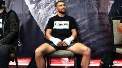 Обнародовано видео из раздевалки Ломаченко после поражения от Лопеса