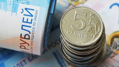 Финансист оценил перспективы ставок по вкладам и кредитам в России