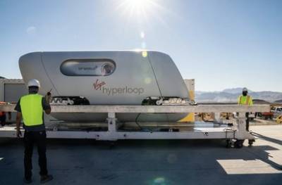 Virgin Hyperloop произвела испытания подземного поезда с людьми на борту