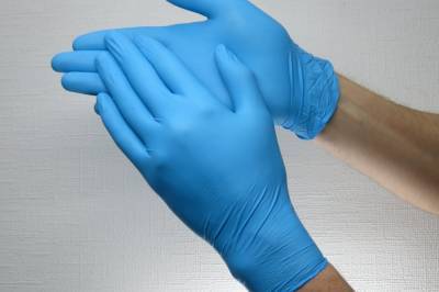 В Минздраве рассказали, нужно ли носить перчатки в период пандемии