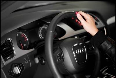 Германия: Женщины платят за автостраховку в десятки раз больше