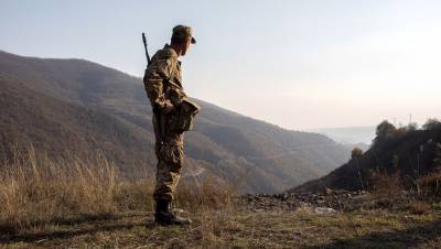 Путин: в Карабахе разместят российских миротворцев
