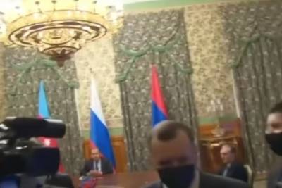 Россия начала развертывание миротворцев в Карабахе